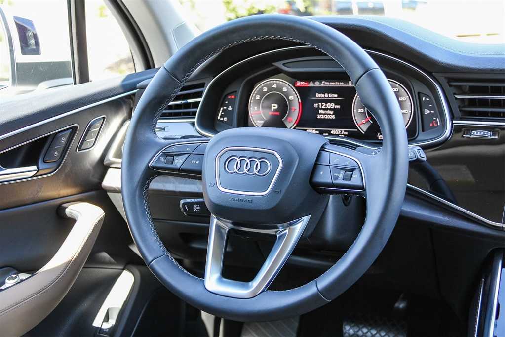 Thumbnail: 2025 Audi Q7 - 16