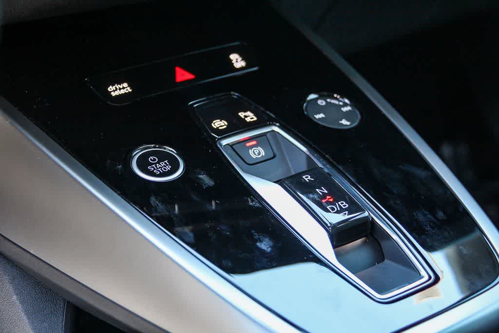 Thumbnail: 2023 Audi Q4 e-tron - 20