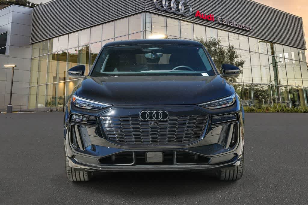 Thumbnail: 2027 Audi Q6 e-tron - 2