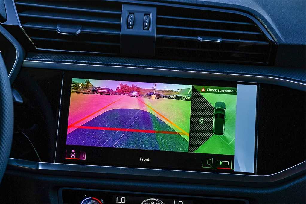 Thumbnail: 2025 Audi Q3 - 14