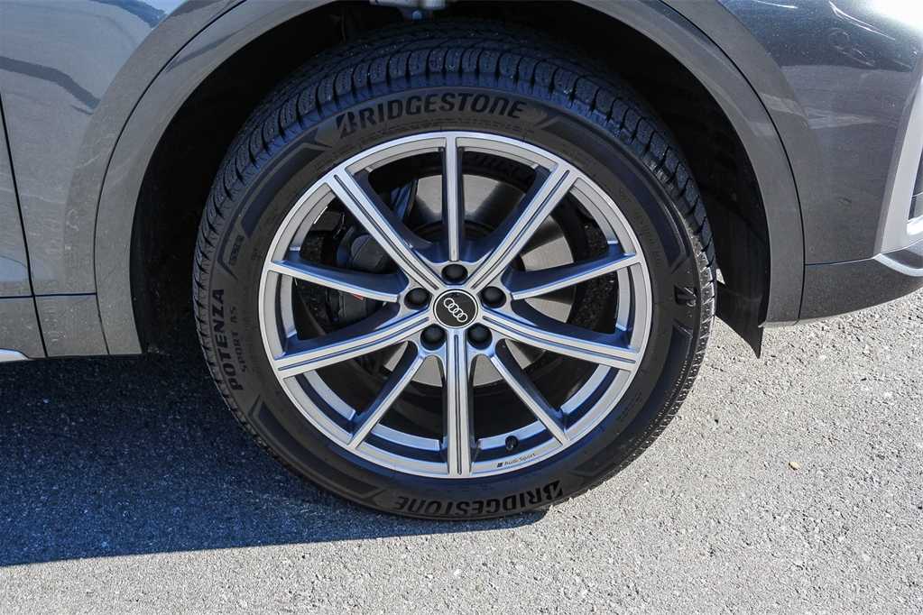 Thumbnail: 2022 Audi SQ5 - 9