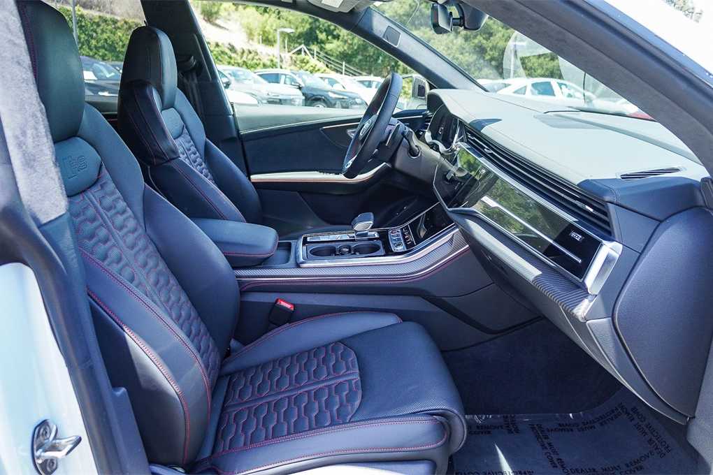 Thumbnail: 2024 Audi RS Q8 - 20