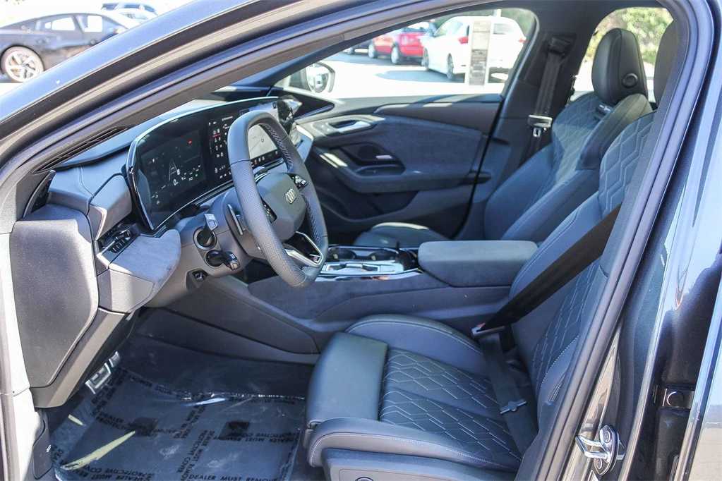 Thumbnail: 2025 Audi e-tron S - 19