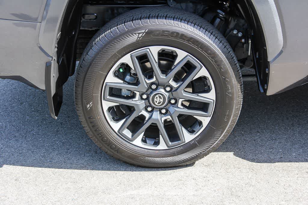 Thumbnail: 2025 Toyota Tundra - 10