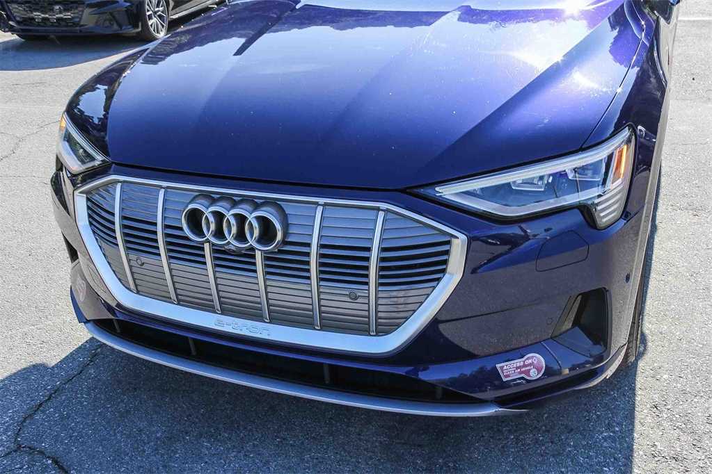 Thumbnail: 2022 Audi e-tron - 8