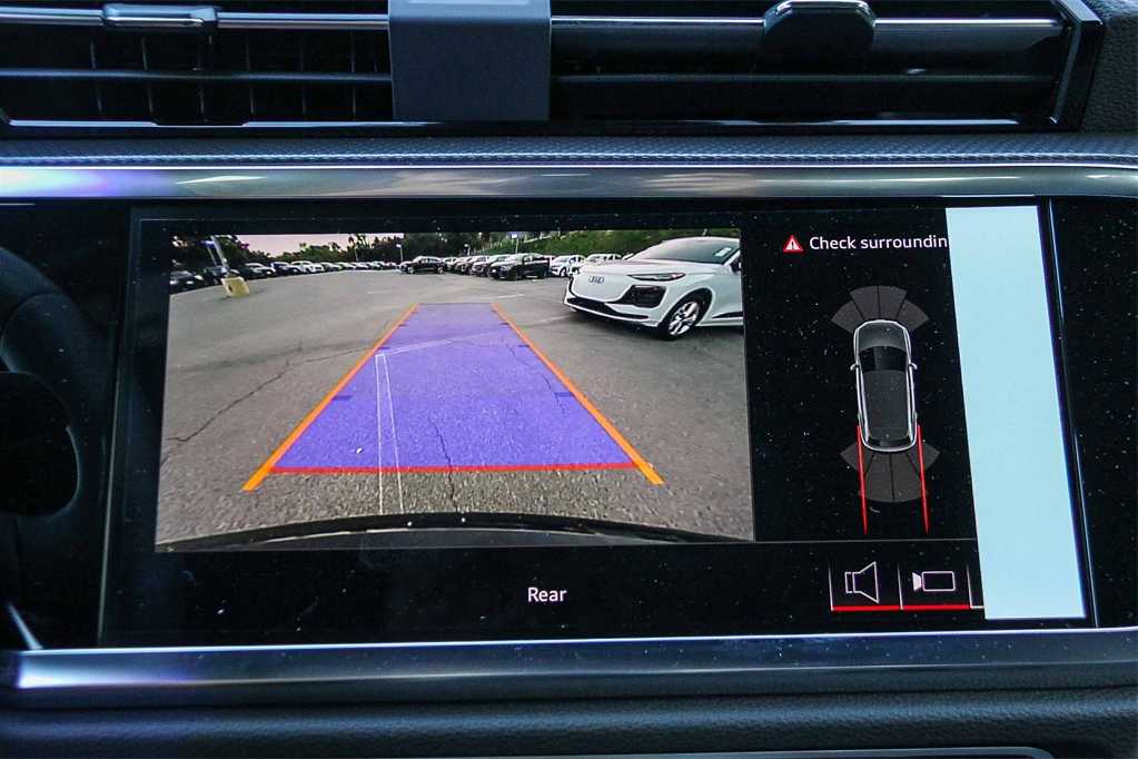 Thumbnail: 2025 Audi Q3 - 23