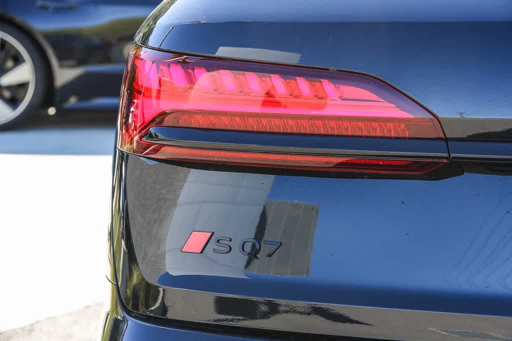 Thumbnail: 2026 Audi SQ7 - 11