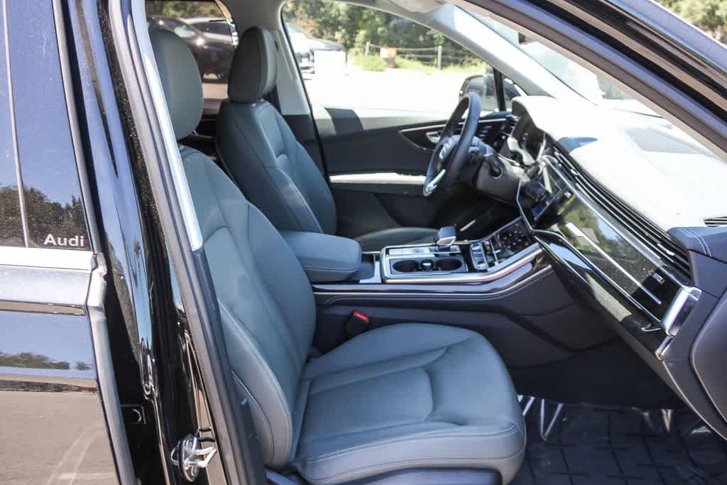 Thumbnail: 2025 Audi Q7 - 18