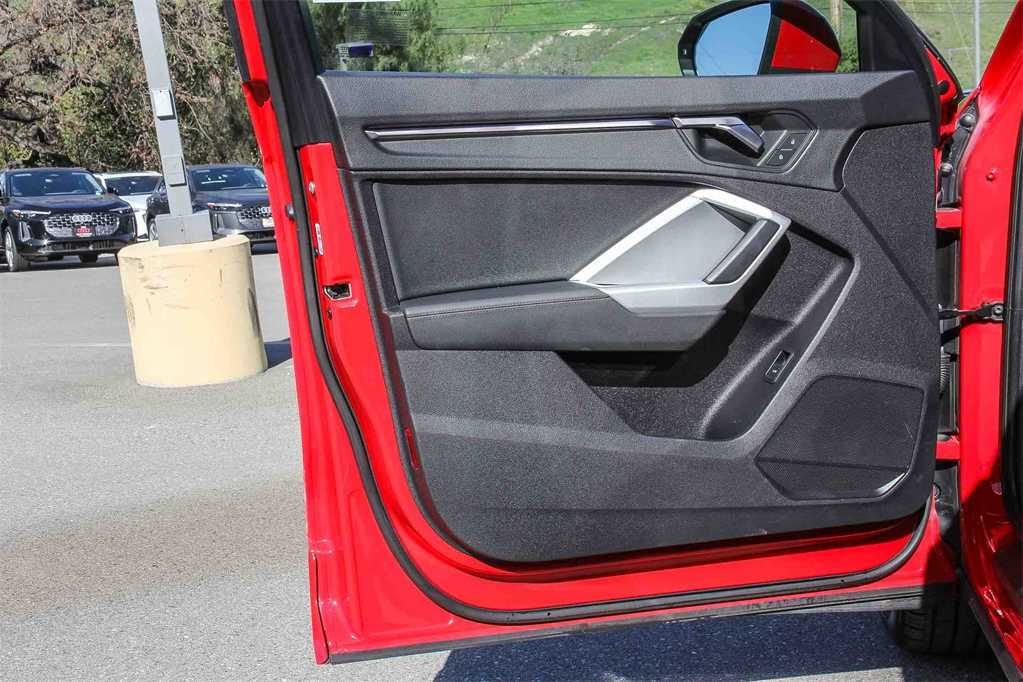 Thumbnail: 2022 Audi Q3 - 22