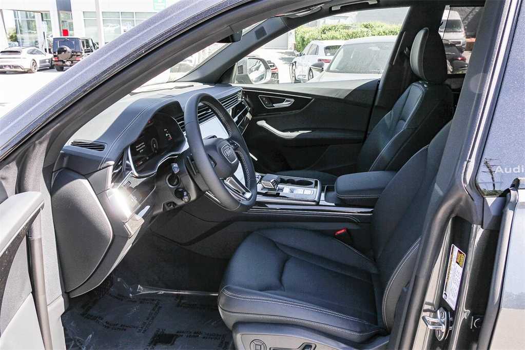 Thumbnail: 2026 Audi Q8 - 19