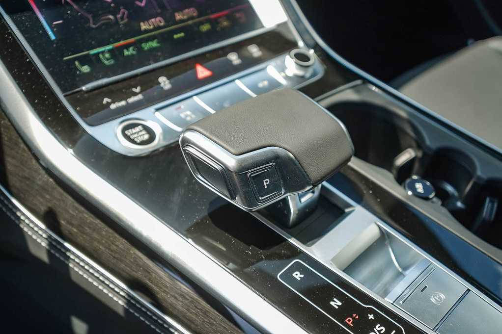 Thumbnail: 2026 Audi Q8 - 22