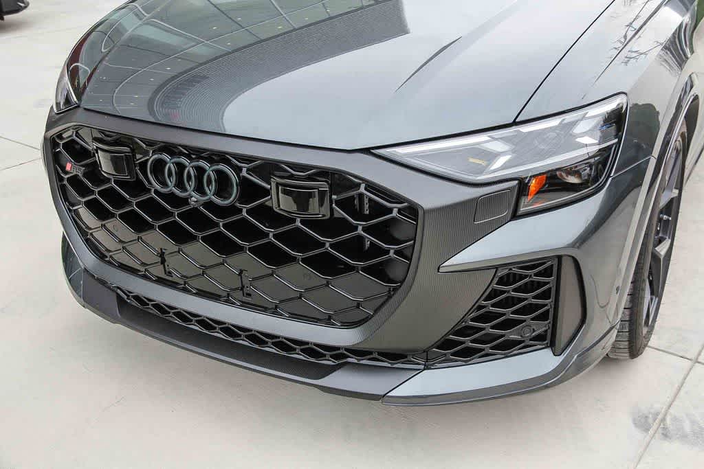 Thumbnail: 2026 Audi RS Q8 - 8