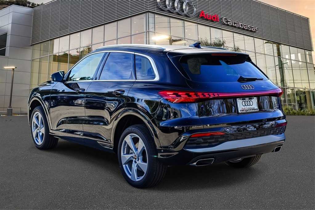 Thumbnail: 2025 Audi Q5 - 2