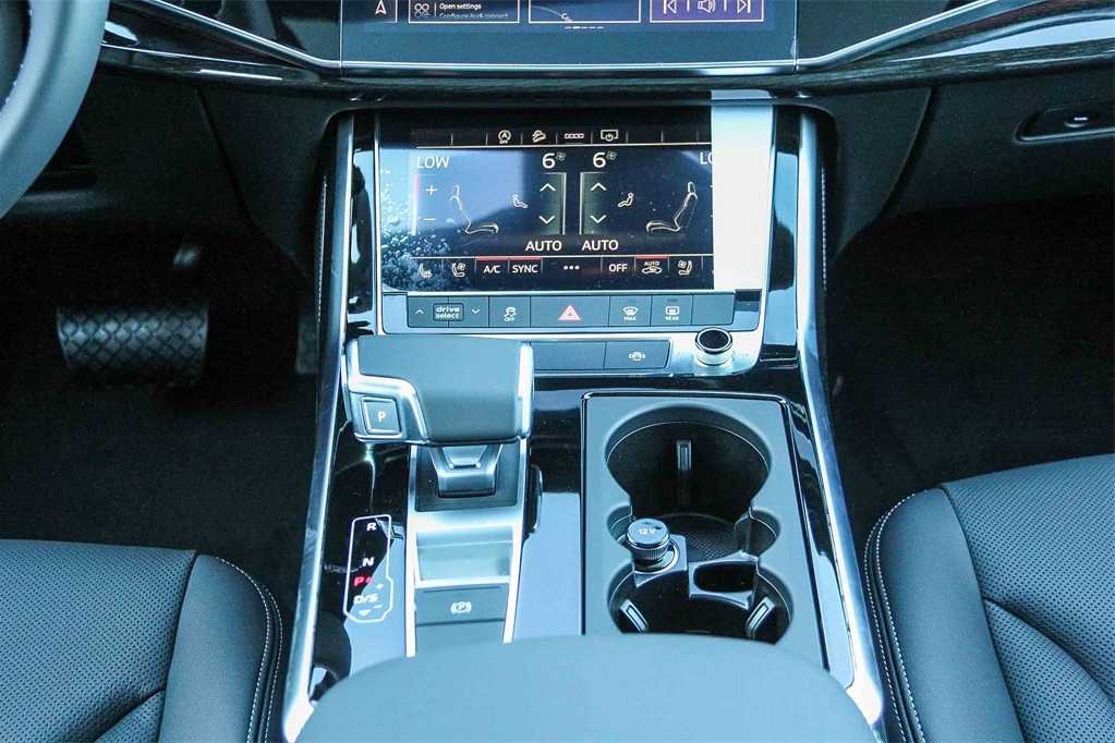 Thumbnail: 2025 Audi Q7 - 14