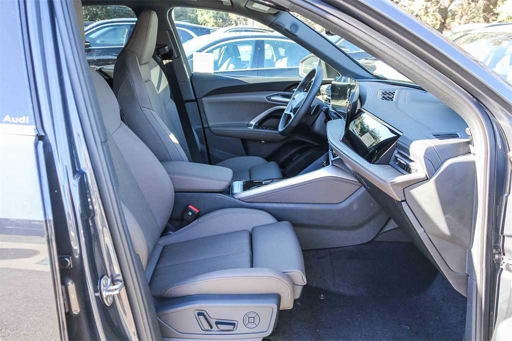 Thumbnail: 2025 Audi Q5 - 18