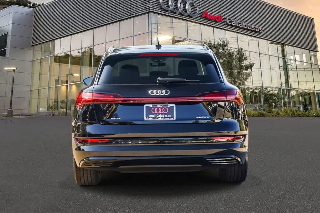Thumbnail: 2022 Audi e-tron - 5