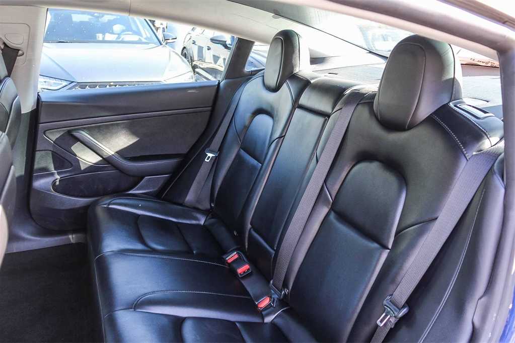 Thumbnail: 2021 Tesla Model 3 - 17