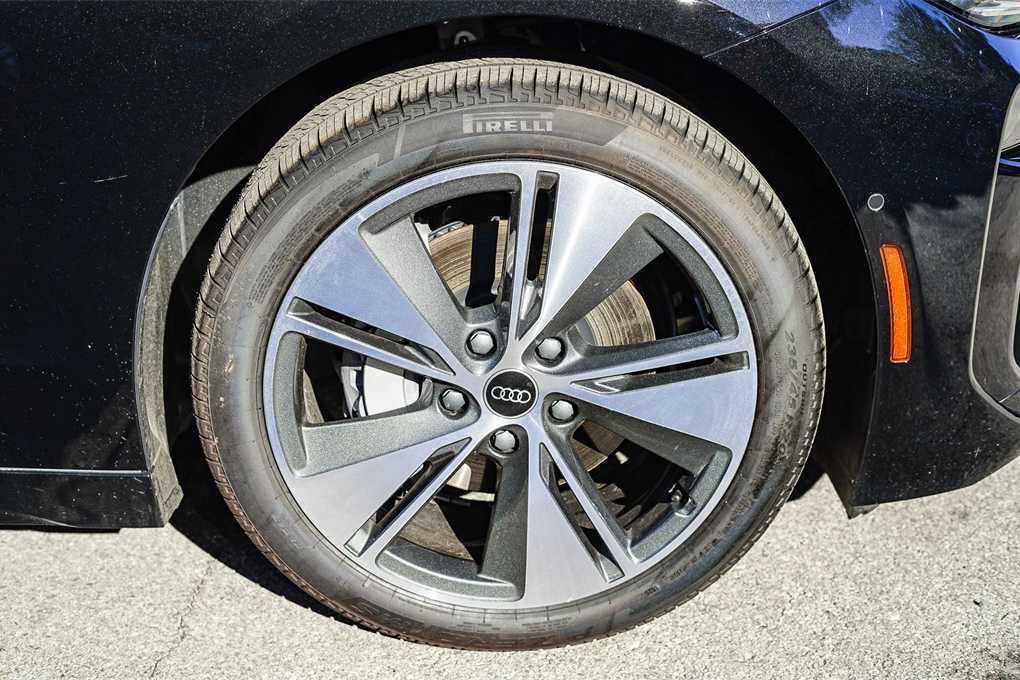 Thumbnail: 2025 Audi e-tron S - 9