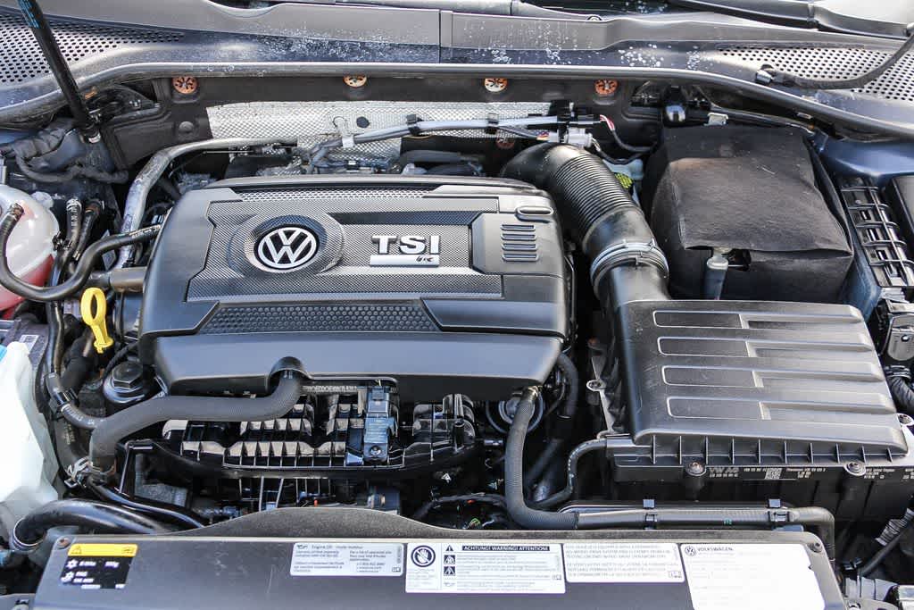 Thumbnail: 2017 Volkswagen Golf - 23