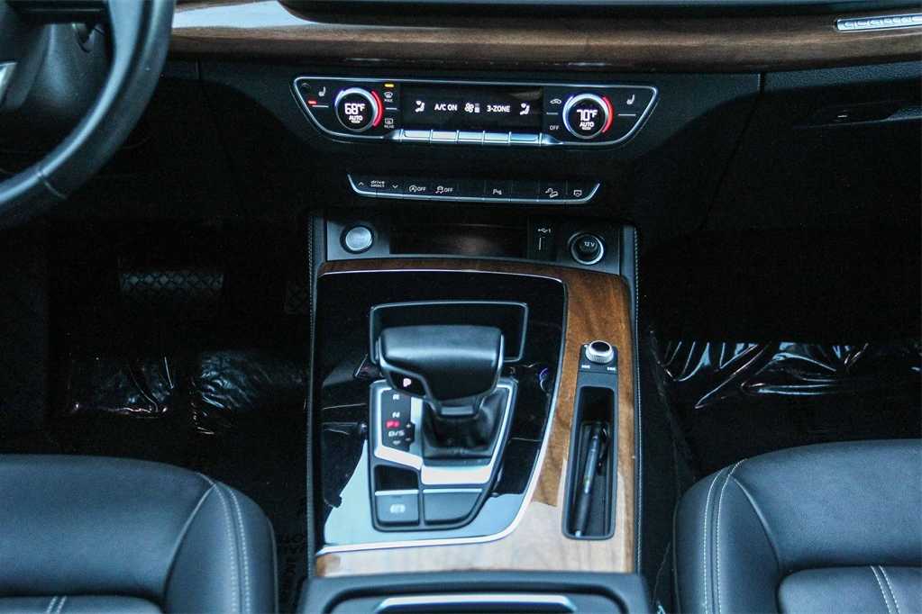 Thumbnail: 2022 Audi Q5 - 14