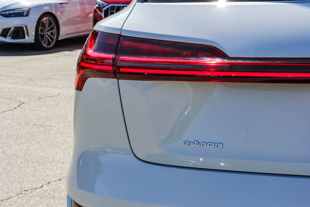 Thumbnail: 2023 Audi e-tron - 11