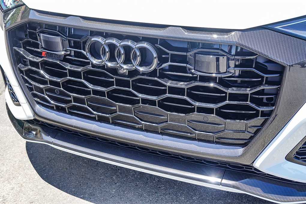 Thumbnail: 2024 Audi RS Q8 - 8