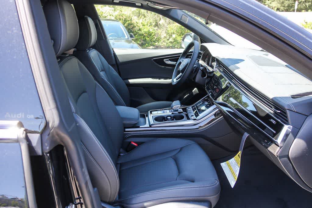 Thumbnail: 2026 Audi Q8 - 18