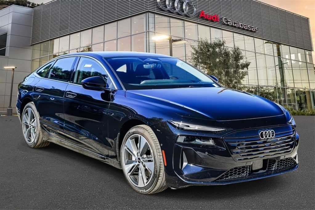 Thumbnail: 2025 Audi e-tron S - 5