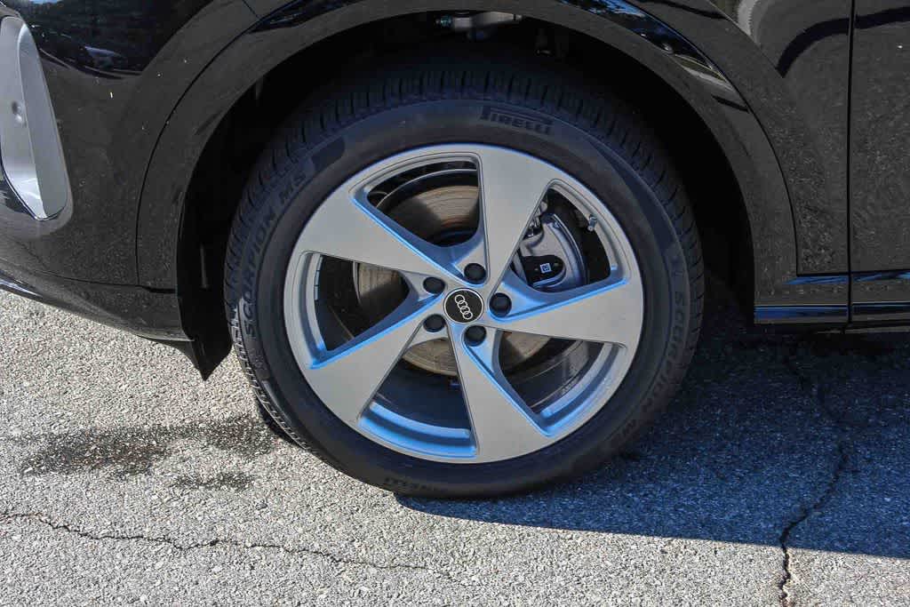 Thumbnail: 2025 Audi Q5 - 9