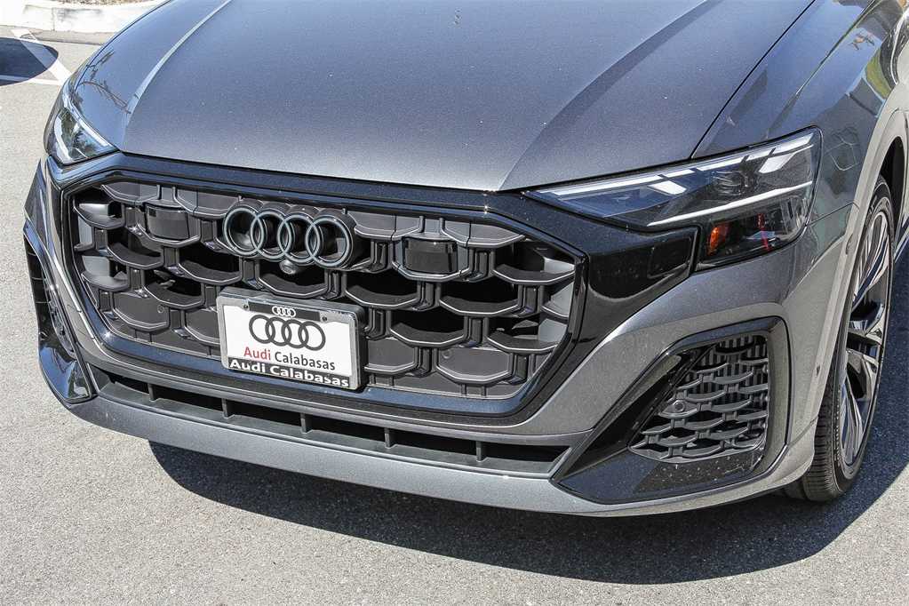 Thumbnail: 2026 Audi Q8 - 8
