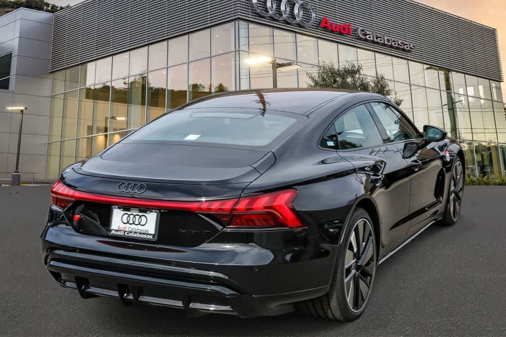 Thumbnail: 2026 Audi e-tron GT - 4