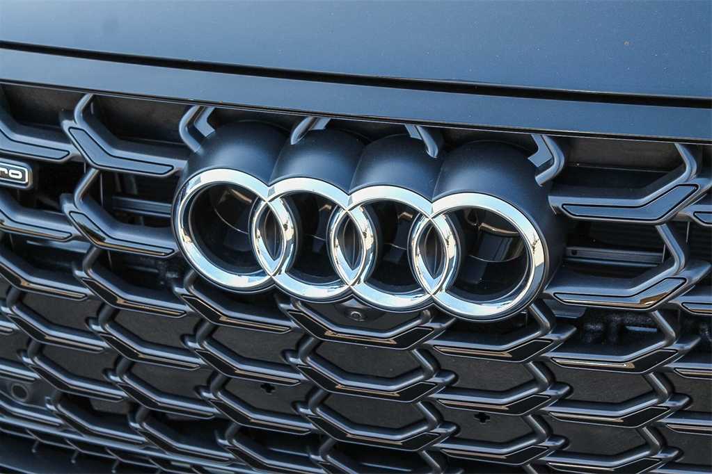 Thumbnail: 2025 Audi A8 - 9