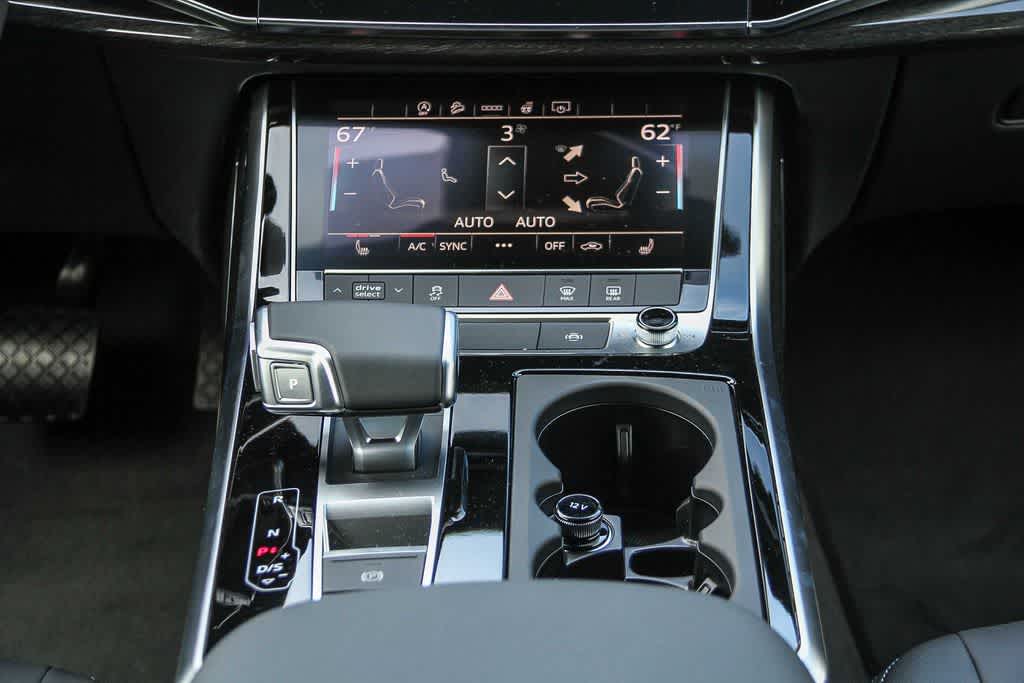 Thumbnail: 2026 Audi Q8 - 14