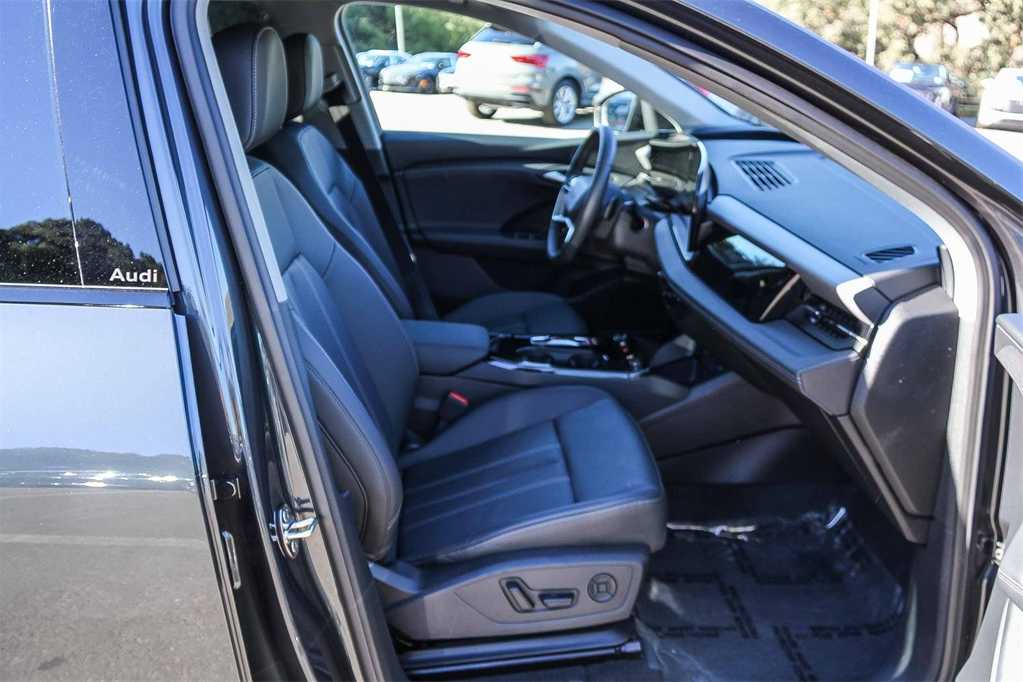 Thumbnail: 2025 Audi Q6 e-tron - 18