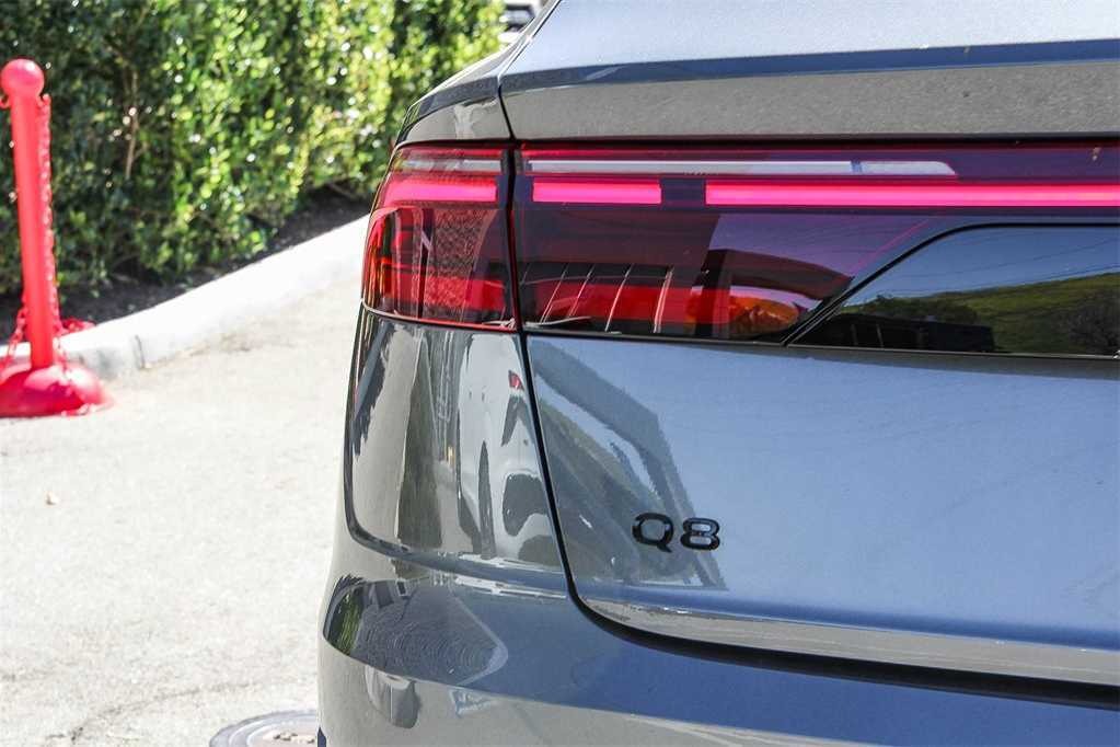 Thumbnail: 2026 Audi Q8 - 11