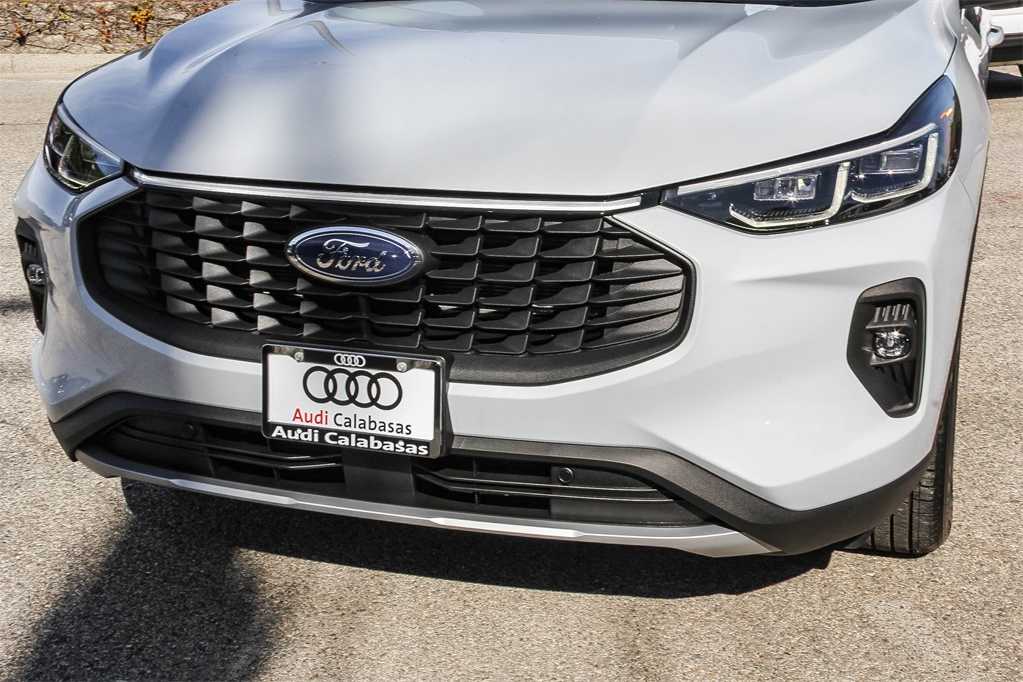 Thumbnail: 2025 Ford Escape - 8