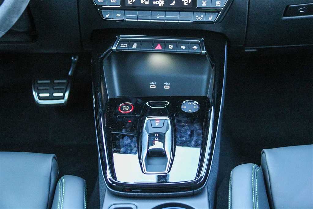 Thumbnail: 2026 Audi RS 3 - 14