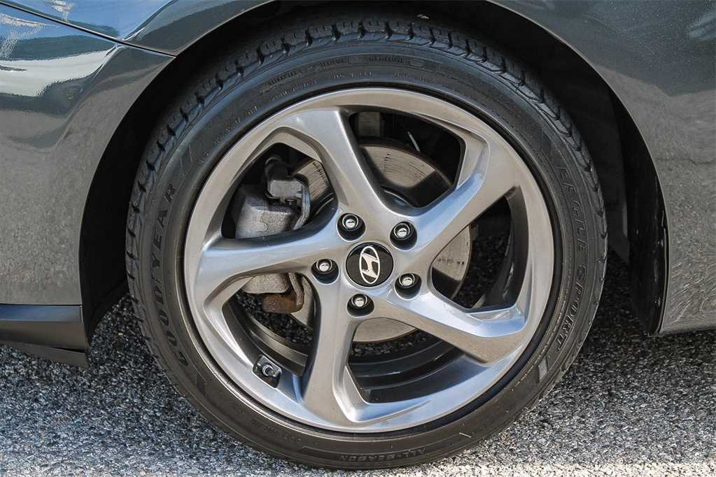 Thumbnail: 2019 Hyundai Veloster - 10