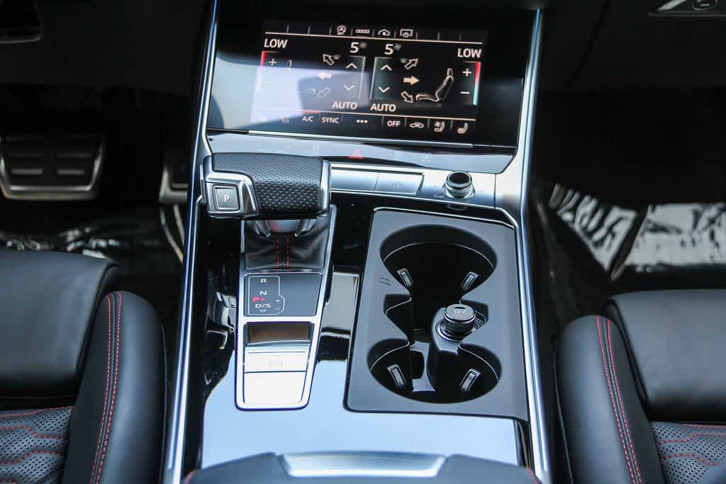 Thumbnail: 2023 Audi RS 6 - 14