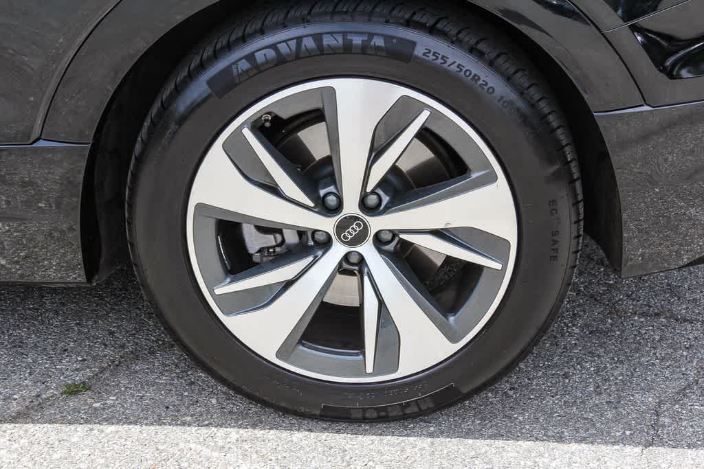 Thumbnail: 2024 Audi Q8 e-tron - 10