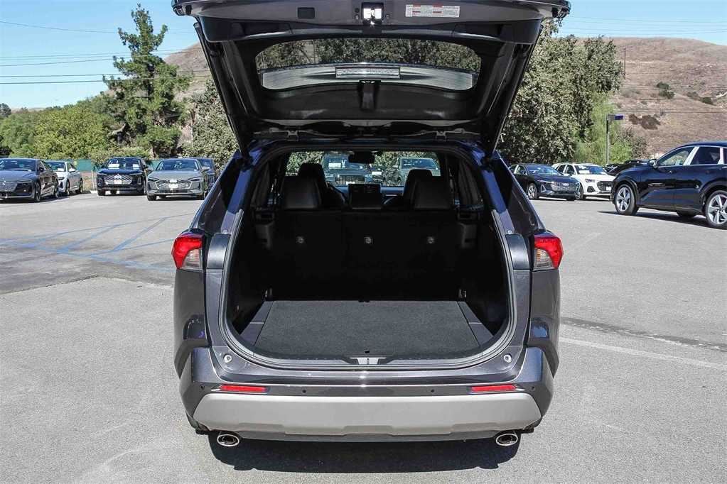 Thumbnail: 2019 Toyota RAV4 - 25