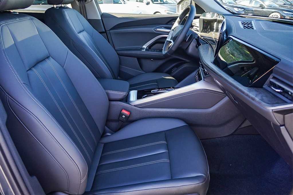 Thumbnail: 2025 Audi Q5 - 19