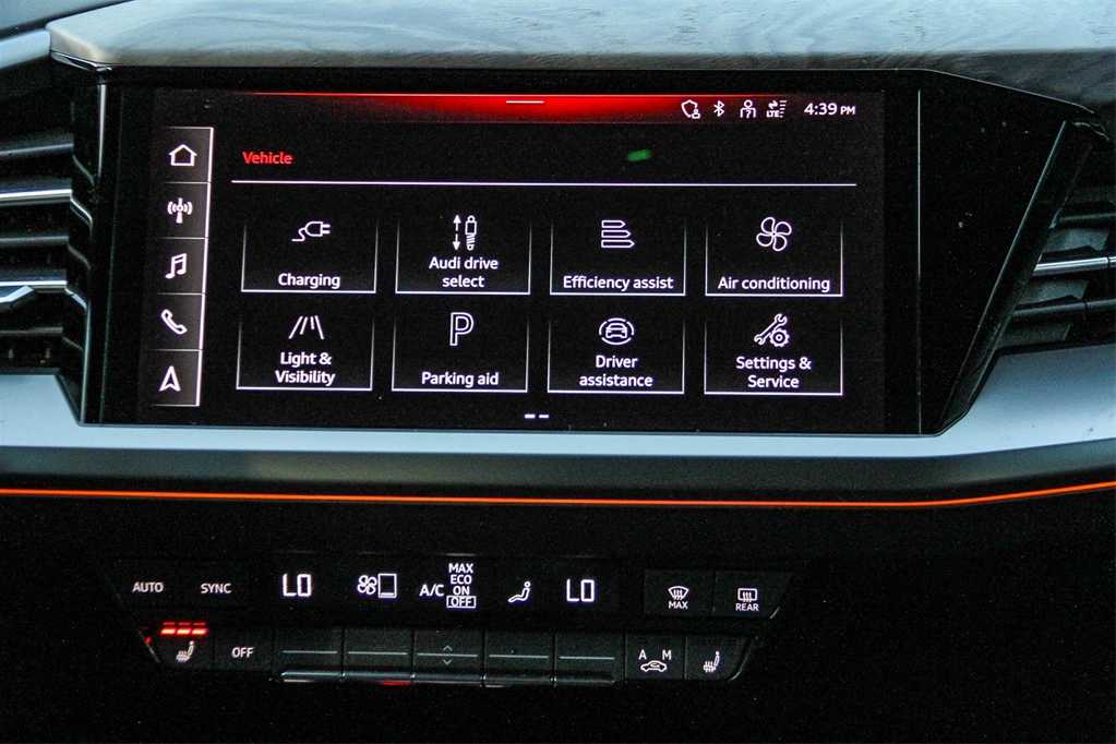 Thumbnail: 2023 Audi Q4 e-tron - 15