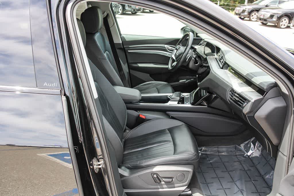 Thumbnail: 2024 Audi Q8 e-tron - 18