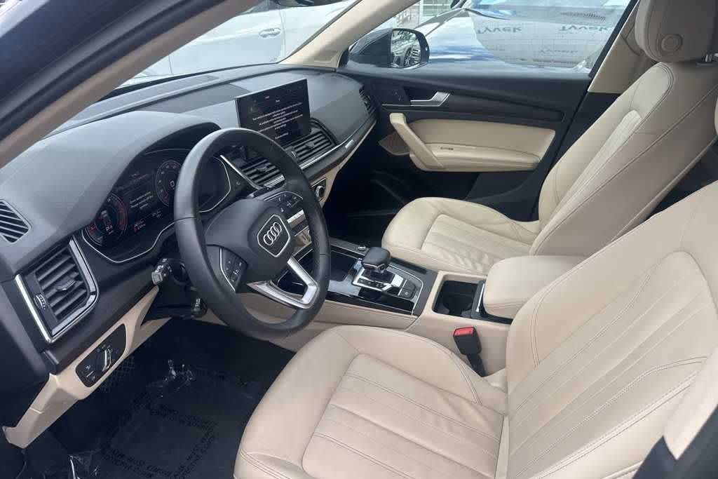 Thumbnail: 2022 Audi Q5 - 11