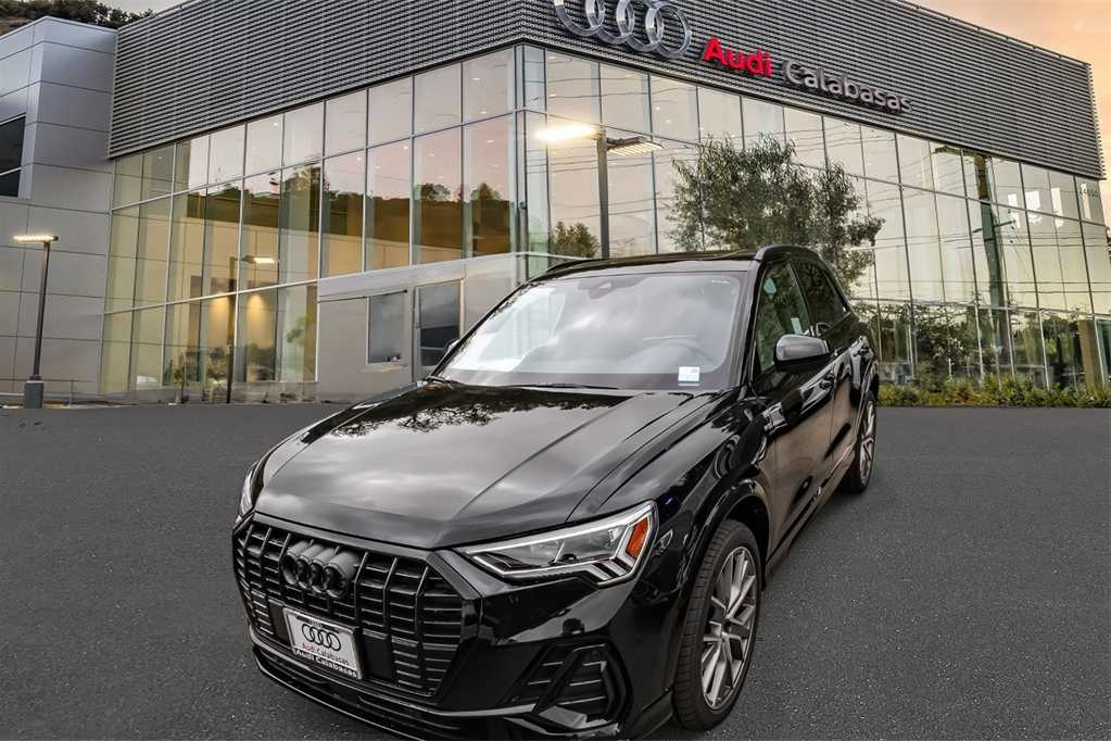 Thumbnail: 2025 Audi Q3 - 1