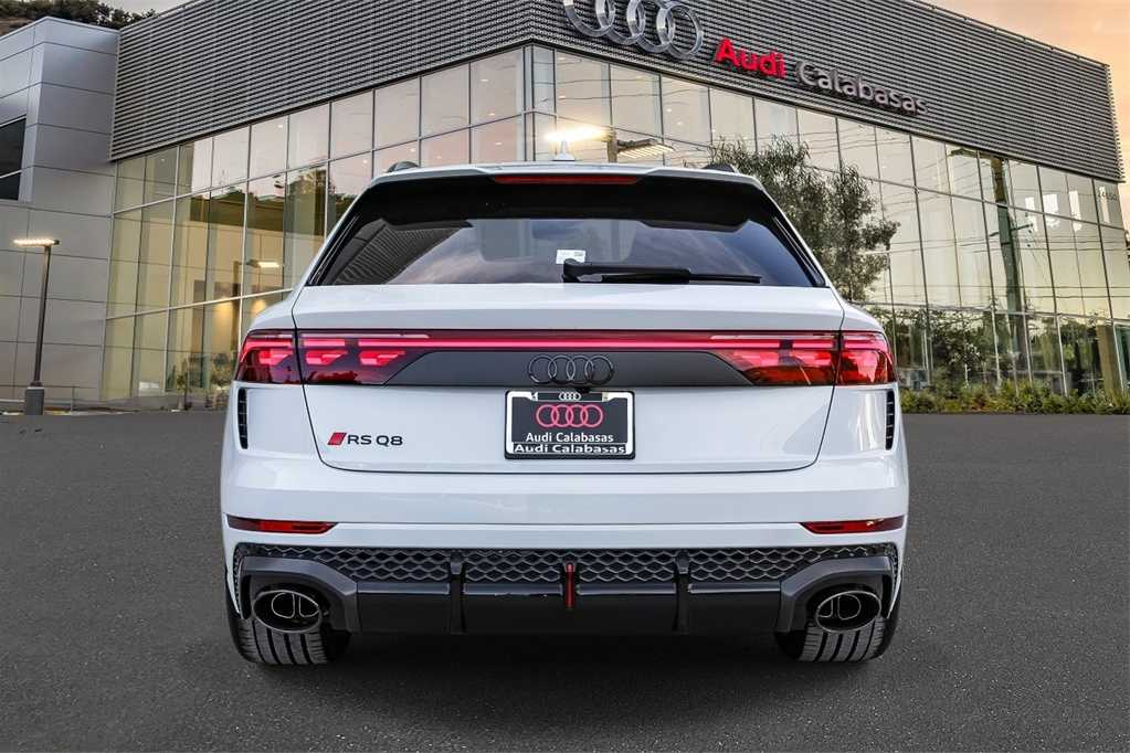 Thumbnail: 2026 Audi RS Q8 - 3