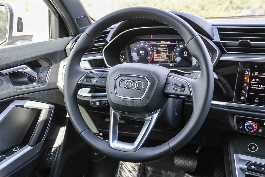 Thumbnail: 2025 Audi Q3 - 16