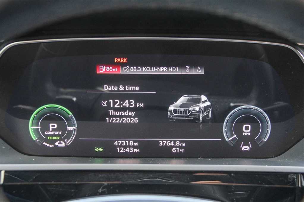 Thumbnail: 2022 Audi e-tron - 24