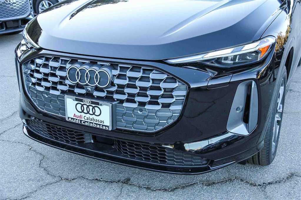 Thumbnail: 2025 Audi Q5 - 8